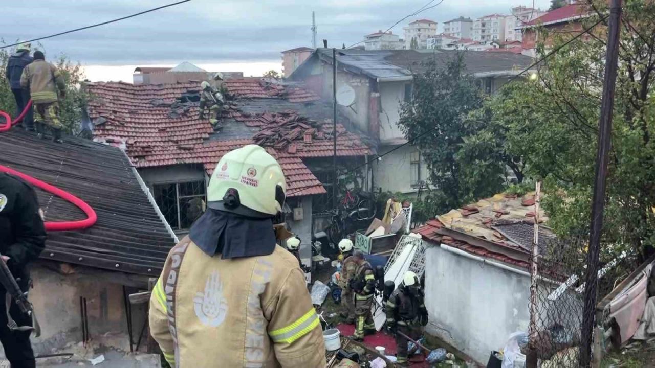Maltepe'de gecekonduda çıkan yangında 11 yaşındaki çocuk öldü