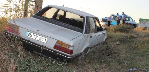 Manisa'da şarampole devrilen otomobilin sürücüsü öldü