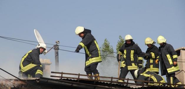 Sivas'ta ev yangını