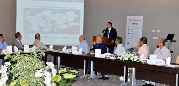 Vali Türker, Antalya Fuarları Roadshow toplantısına katıldı