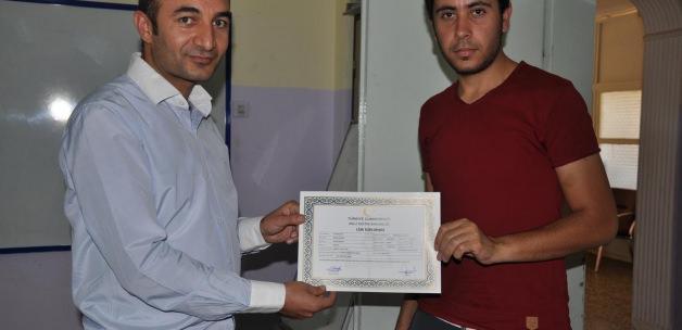 Siverek'te açık öğretim lisesi mezunları diplomalarını aldı