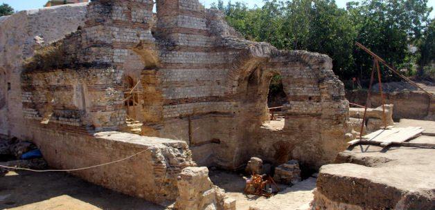 Balatlar Kilisesi'ndeki kazı ve restorasyon çalışmaları