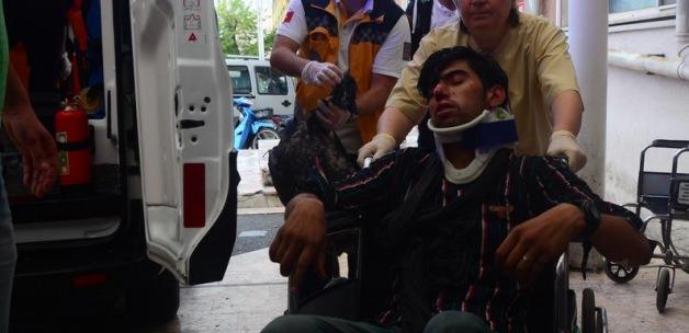 Sığınmacıları taşıyan minibüs devrildi: 26 yaralı