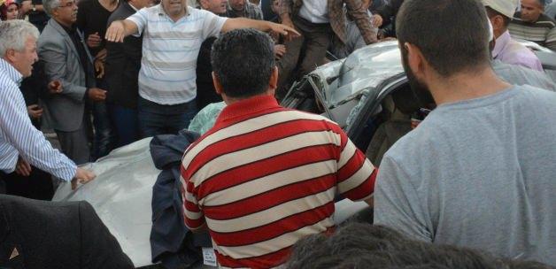 Ağrı'da yolcu otobüsüyle otomobil çarpıştı: 22 yaralı