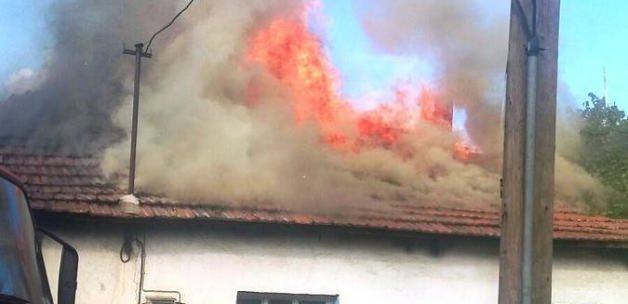 Turgutlu'da ev yangını