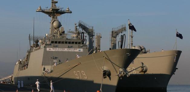 Kore donanmasına ait 2 gemi Alsancak Limanı'nda