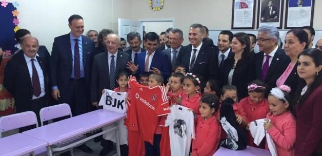 Beşiktaş Kulübü Başkanı Orman, okul açılışına katıldı