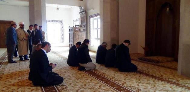 Kars'ta Arap Baba Camisi ibadete açıldı
