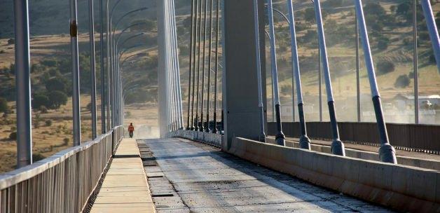Türkiye'nin en uzun dördüncü asma köprüsü tamamlandı