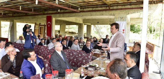 Büyükşehir Belediye Başkanı Erkoç, muhtarlarla bir araya geldi