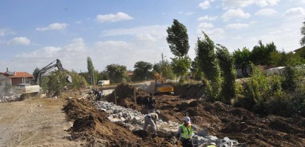 Akçay Deresi ıslah çalışmaları devam ediyor