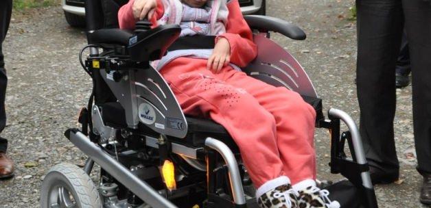 Tokat'ta engelli vatandaşa akülü araç hediye edildi