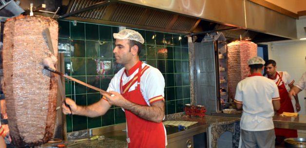 Döner bıçaklı restoran açılışı