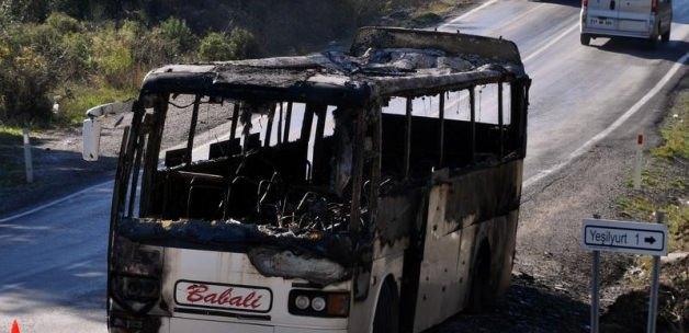Çanakkale'de seyir halindeki otobüs yandı