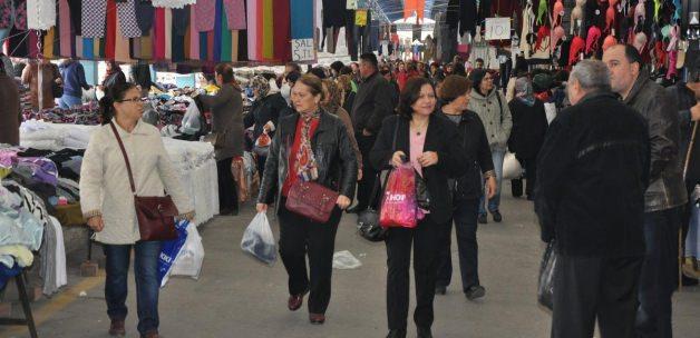 "Sosyete Pazarı'nda" en çok kazak ve kaban satılıyor