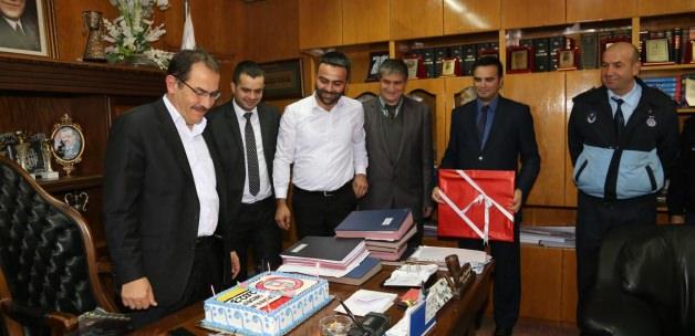 Başkan Hadimioğlu'na sürpriz doğum günü