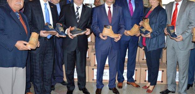 Manisa Borsası'dan bin öğrenciye bot yardımı