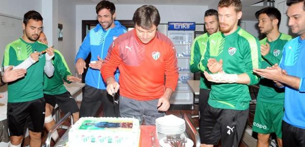 Bursaspor'da Sağlam için doğum günü kutlaması