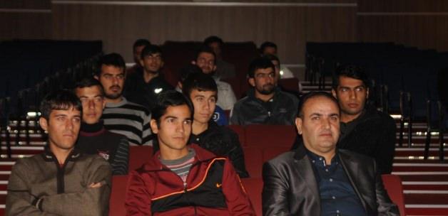 Mardin'de "Gençlerin gelecek kaygısı" semineri