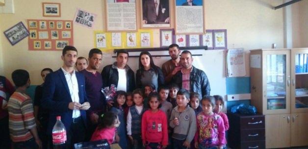 Şırnak'ta AK Partili gençlerden okullara ziyaret