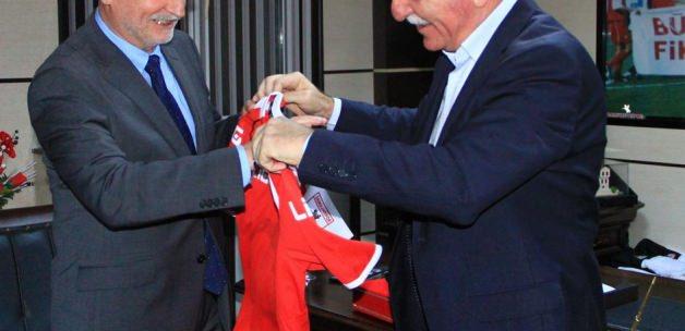 Çek Cumhuriyeti İstanbul Başkonsolosu Mares, Samsunspor'u ziyaret etti