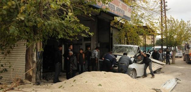 Mardin'de devrilen kamyonun altında kalan kişi öldü