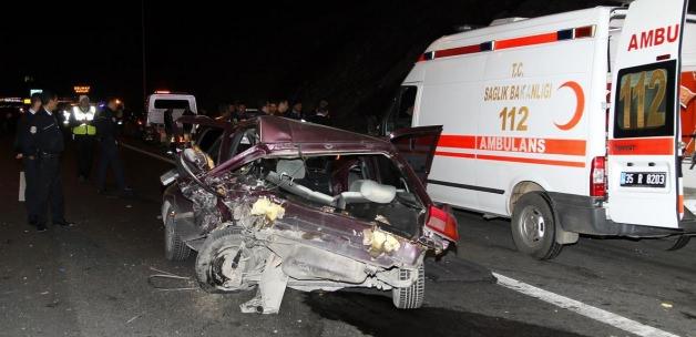 İzmir'de trafik kazası: 5 yaralı