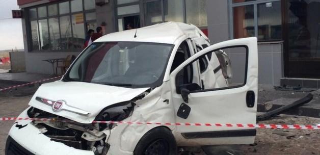 Mahkumların bulunduğu araç kaza yaptı: 1 ölü, 2 yaralı