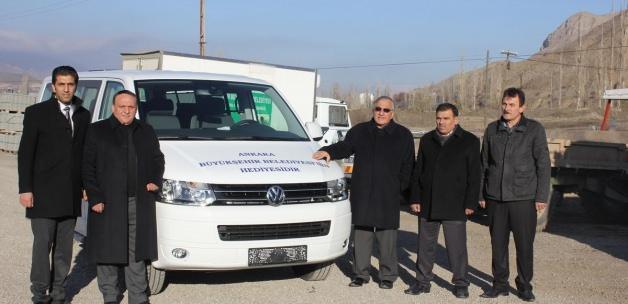 Ankara Büyükşehir Belediyesi'nden Oltu'ya araç yardımı