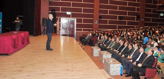 Akşehir Belediyesi’nden kitap desteği