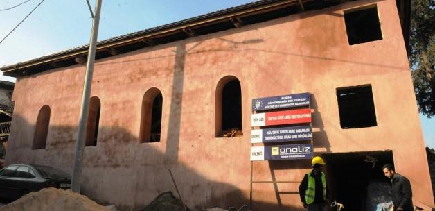 Bursa'da 2 asırlık cami yenileniyor