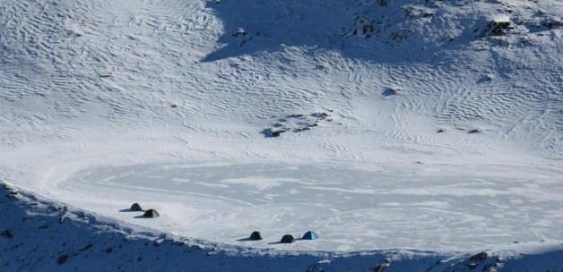 Buzul göllerinde kayak keyfi