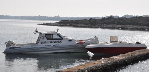 Didim'de sahipsiz tekne ve pompalı tüfek ele geçirildi