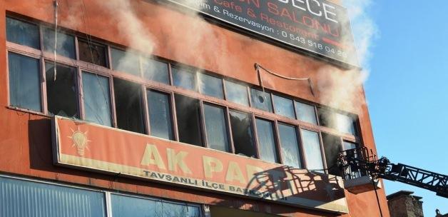 AK Parti Tavşanlı İlçe Başkanlığı'nda yangın