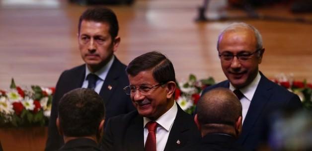 Davutoğlu: Asgari ücrette tüm yükü alamayız