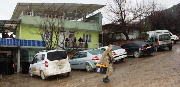 Amasya'da köy muhtarı evinde ölü bulundu