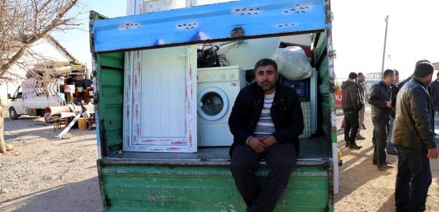 Suriyelilere Türk nakliyeciler de "omuz veriyor"