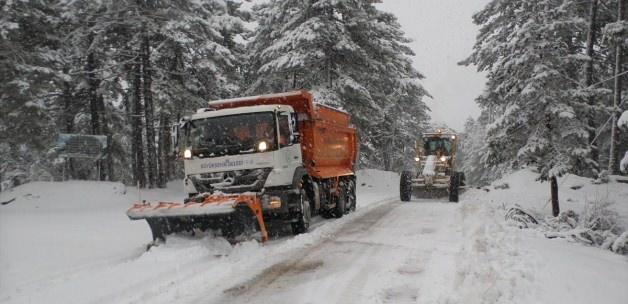 Eskişehir Büyükşehir Belediyesinden karla mücadele çalışmaları