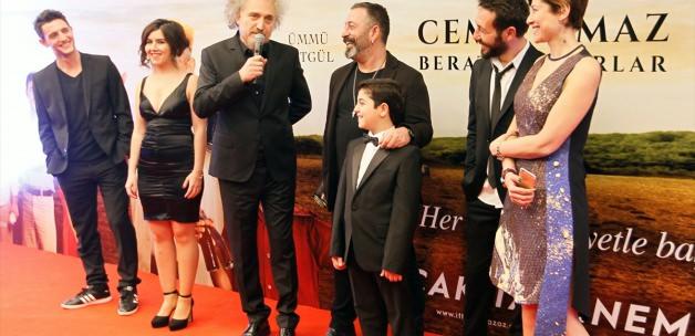 "İftarlık Gazoz" filminin İzmir galası yapıldı