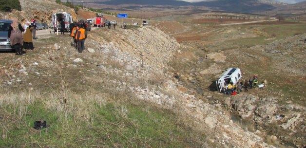 Gaziantep'te yolcu minibüsü devrildi: 5 yaralı