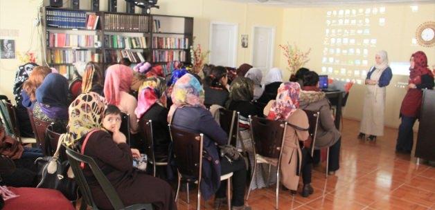 Şemdinli'de kadınlara sağlık semineri