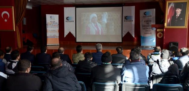 Eğitimi tamamlayan girişimciler belgelerini aldı