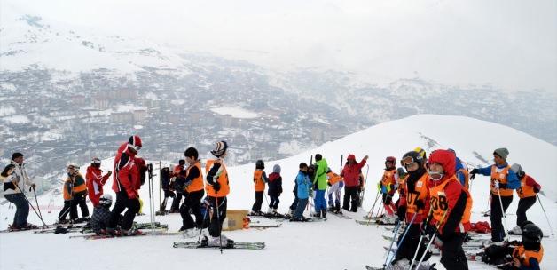 Bitlis'te "Valilik Kupası Kayak Yarışması"