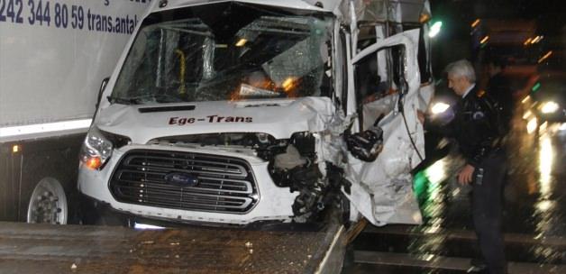 Kocaeli'de zincirleme trafik kazası: 8 yaralı