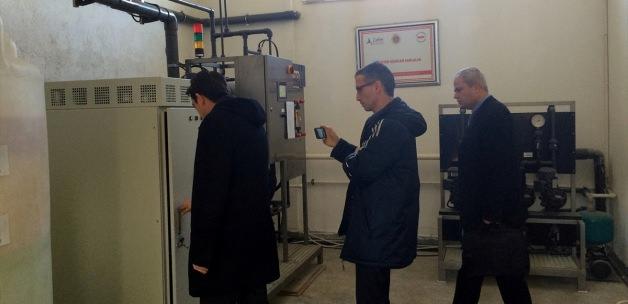 Denizli Büyükşehir Belediyesi yetkilileri oksijen bazlı klor üretim jeneratör sistemini gezdi