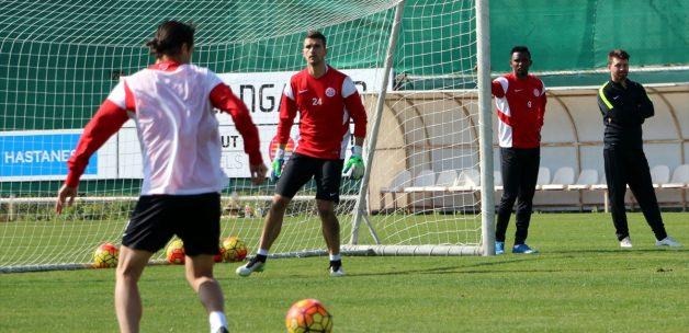 Eto'o takımını Eskişehirspor maçına hazırlıyor