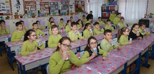 Sinop'ta okul sütü dağıtımı yapıldı