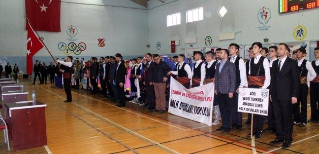 Ağrı'da halk oyunları yarışması düzenlendi