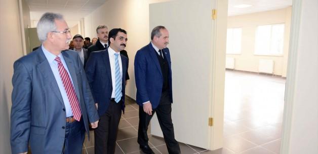 Ulus Meslek Yüksek Okulu binasında inceleme