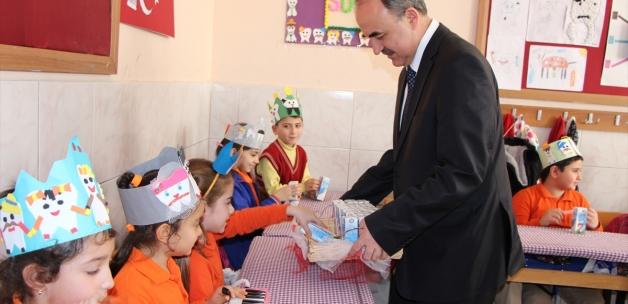 Konya'da öğrencilere okul sütü dağıtıldı